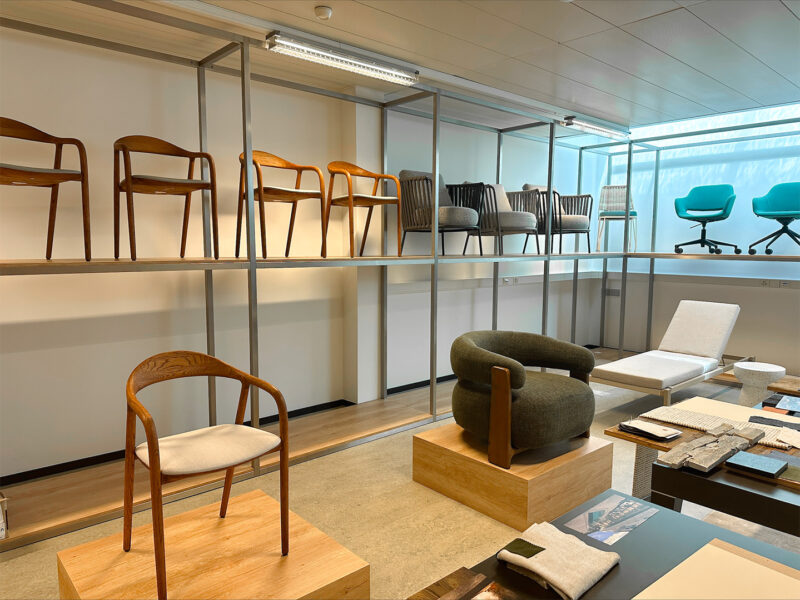Showroom wood-metal